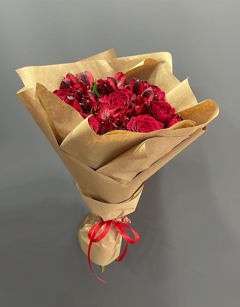 Букет цветов из: Альстромерии и Розы в Ярково