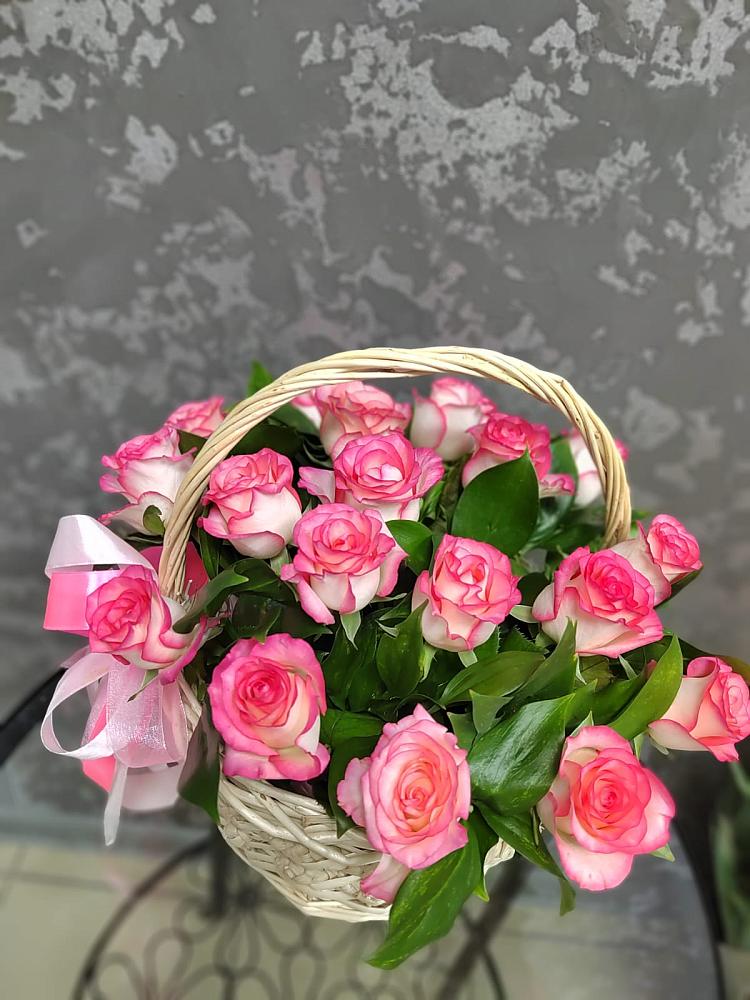 Цветочная композиция из Розы в корзине в Ярково