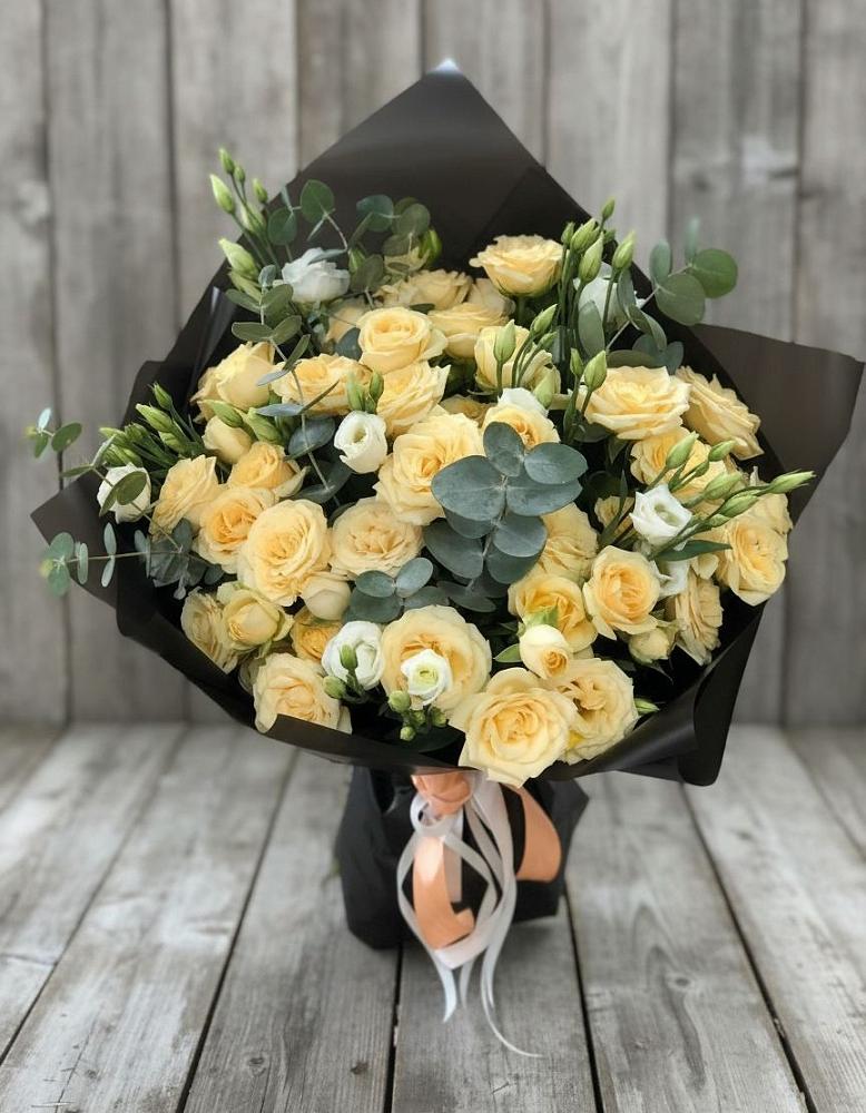 Букет цветов из: Розы и Лизиантусы в Ярково