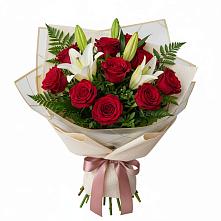Букет цветов из:  Лилии и Розы в Ярково