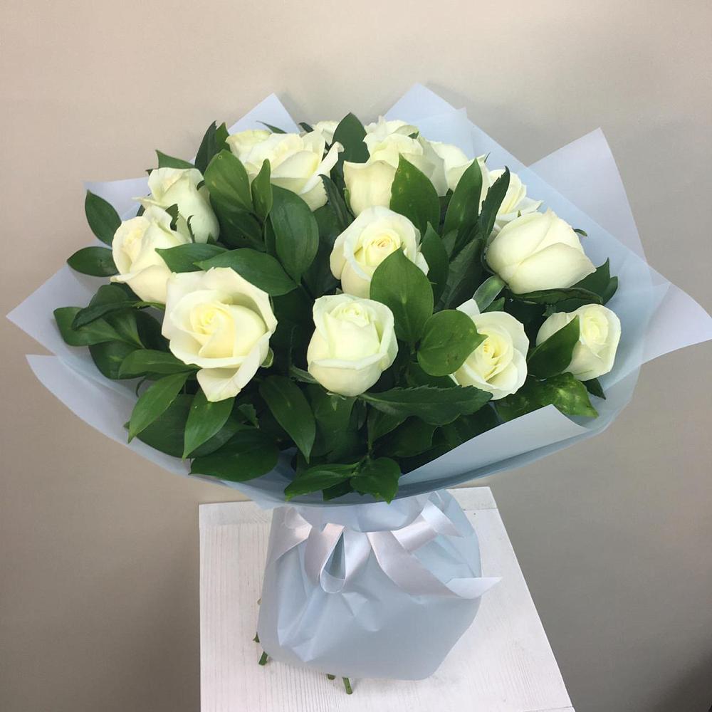 Букет 15 Белых роз Проуд в Ярково