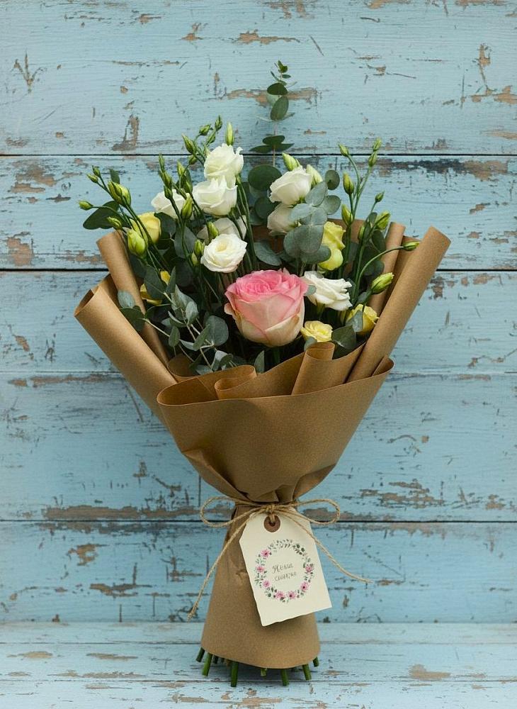 Букет цветов из: Розы и Лизиантусы в Ярково