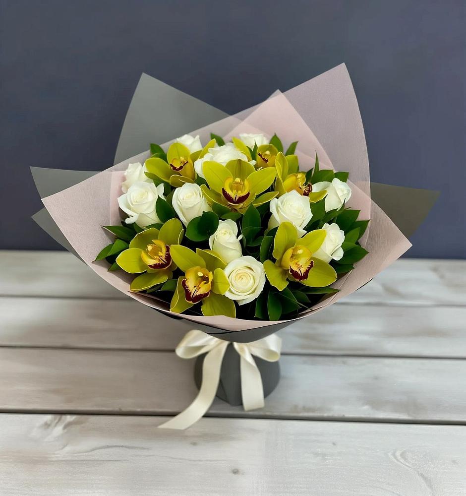 Букет цветов из: Орхидеи и Розы в Ярково