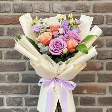 Букет цветов из:  Лизиантусы и Розы в Ярково