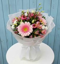 Букет цветов из:  Герберы, Альстромерии и Лизиантусы #REPLACE_PRED# Ярково