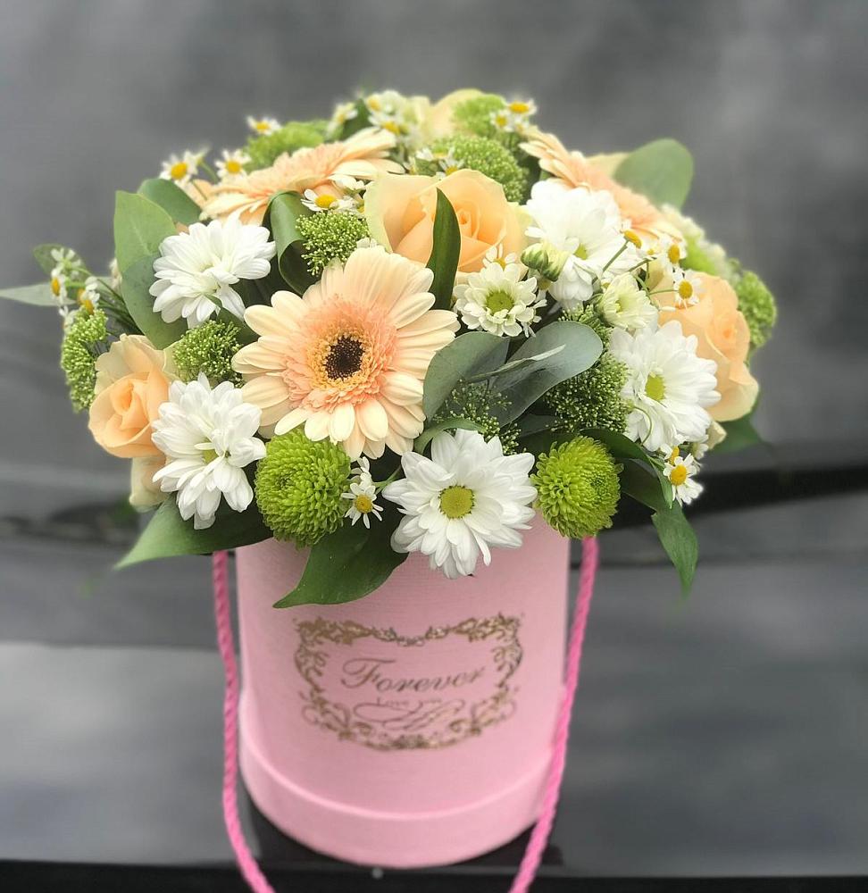 Цветочная композиция из Розы, Герберы и Хризантемы в шляпной коробке в Ярково