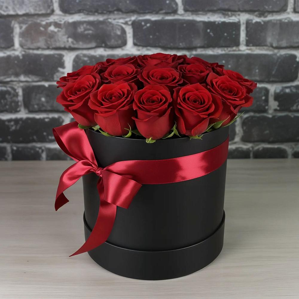 Цветочная композиция из Розы в шляпной коробке в Ярково